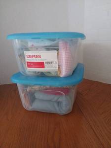 lot 1629 image: Fabric with 6 qt plastic containers  with lids