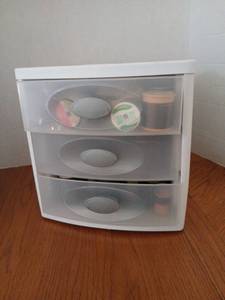 lot 1647 image: 3-Drawer Storage Organizer with Thread Spools and Sewing Supplies