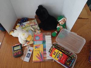 lot 1693 image: Childrens Craft & Art Supply Lot Markers Colored Pencils  electronic Yahtzee Game