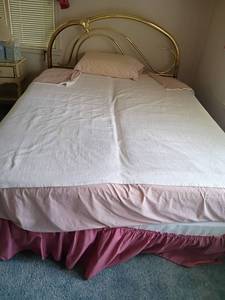 lot 2005 image: Queen Bedding.  Full and Flat Sheets with Pillow and Case with Blanket and Bed Skirt