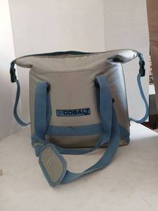 lot 4015 image: Coleman 28 Qt  36 Can Cooler with Cobalt Soft Bag