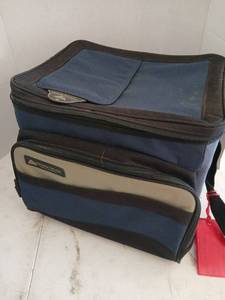 lot 4109 image: Insulated Lunch Cooler Bag with Accessories Blue Black