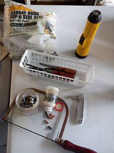 lot 4117 image: Miscellaneous Tools with Garage Door Seals