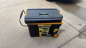 lot 4300 image: Workforce Mobile Tool Chest 33003 62 x 38 x 42 cm by