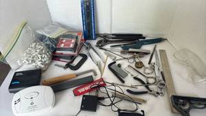 lot 4306 image: Mixed Hand Tools Lot Wrenches Pliers Clamps Saws Batteries First Alert