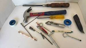 lot 4351 image: Toolsmith 16 oz Claw Hammer and Hand Tools Lot