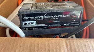lot 4356 image: Schumacher SpeedCharge Battery Charger Maintainer 6V 12V Automatic and Charging Cords