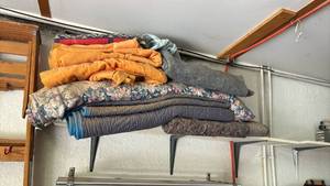 lot 4504 image: Garage Blankets with Moving Blankets