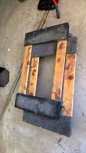 lot 4533 image: Furniture Dolly with Wood Frame and Padded Textile Bumpers 30x16 Qty 2