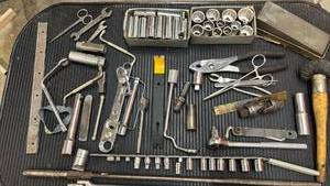 lot 4606 image: Mechanic Tool Set Socket Wrench Pliers Screwdriver Hand Tools Lot
