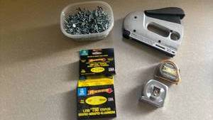 lot 4707 image: Arrow T20 T50 Staples Stapler Tape Measure Tool Lot