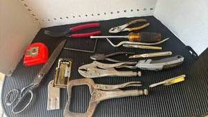 lot 4712 image: Hand Tool Lot Wrenches Pliers Screwdrivers Clamps and more