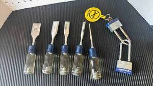 lot 4714 image: Craftsman Wood Chisel Set 5-Piece 14 38 12 34 1 Inch