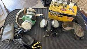 lot 4900 image: Central Pneumatic Professional 20 oz Gravity Feed Spray Gun with Respirator and Accessories