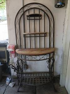 lot 5001 image: Metal Bakers Rack with metal Shelves and Curved Arch Top 74x36x19 must bring help to load