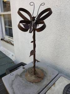 lot 5002 image: Metal Butterfly Garden Stake Yard Art Sculpture