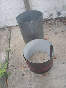 lot 5011 image: Round Metal Duct Pipe Sections