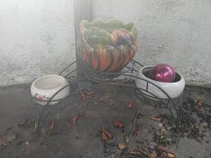 lot 5016 image: Decorative Plant Stand with Ceramic Bowls and Ornaments balls