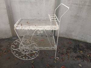 lot 5017 image: Two-Tier Metal Plant cart