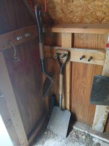lot 5046 image: 3 shovels