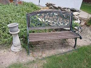 lot 5058 image: Outdoor Garden bench with ornamental piece with pot.&nbsp