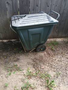 lot 5062 image: Green Utility Cart with Lid and Wheels