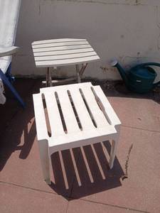 lot 5069 image: White Folding Adirondack Side Table and plastic table