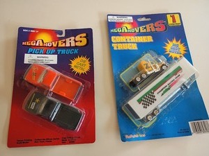 lot 1112 image: Kenworth Semi Truck & Cargo Trailer Die Cast Metal Truck Mint On Card and Die Cast Trucks