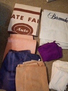 lot 1529 image: Towels