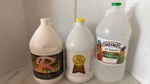 lot 4231 image: Hy-Pro Spray Cleaner, Resoak Heavy Duty Concentrate, Heinz Vinegar