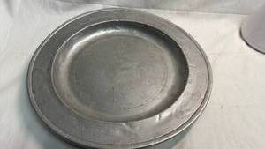 lot 78 image: Wilton Round Baking Pan - 14 Outer Diameter