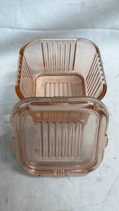 lot 96 image: Federal Glass Pink Depression Glass Refrigerator Dish with Lid
