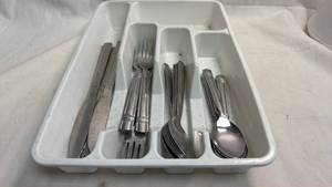 lot 139 image: Flatware Set with White Organizer Tray - Knives Forks Spoons
