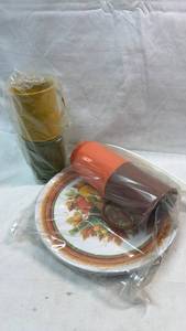 lot 169 image: 3 Plates with Harvest Print and 4 Handled Mugs Mixed Lot