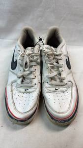 lot 203 image: Nike Air Force 1 Low White Navy Red Colorway - 7Y