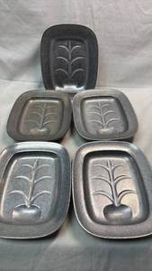 lot 209 image: Vintage Wilton Armetale RWP Well & Tree Appetizer Plate - Lot of 5
