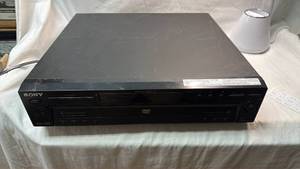 lot 212 image: Sony DVP-NC600 5-Disc DVDCD Changer Player