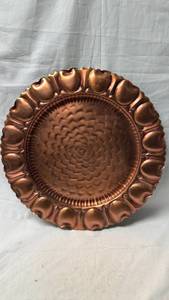 lot 218 image: Decorative Round Wall Art with Scalloped Shell Border and Central Rose Pattern