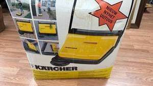 lot 247 image: Karcher KM 550 Manual Push Sweeper