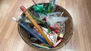 lot 255 image: Magic Trick Props & Novelty Lot
