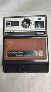 lot 37 image: Kodak Colorburst 100 Instant Camera
