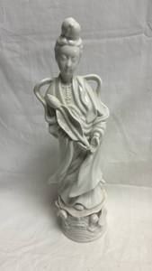lot 38 image: Figurine Female Deity with Handles Model 1426