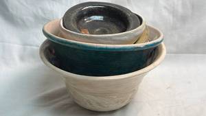 lot 45 image: Ceramic Lot of 6 Pieces