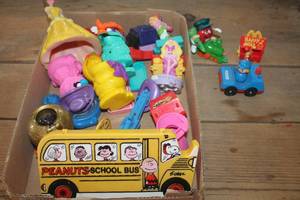 lot 1878 image: Vintage Misc. McDonalds Toys & More