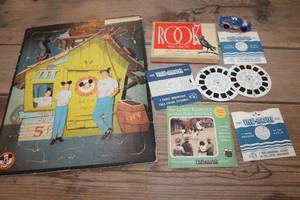 lot 1881 image: Vtg. Disney Micket Mouse Club Puzzle, View Master Reels & More