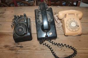 lot 1886 image: Vintage Rotary Phones and More