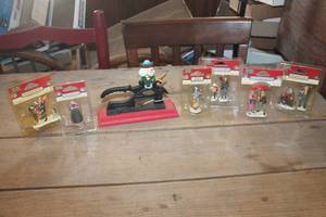 lot 1891 image: Vtg. Christmas Village Figurines & Nut Cracker