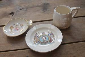 lot 1912 image: Vintage Queen Elizabeth II Dishes & Cup