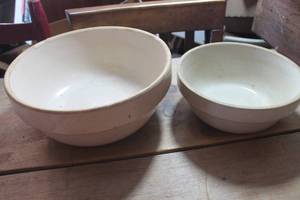 lot 1922 image: Vtg. Crock Nesting Bowls 8 12 & 11 wide