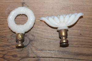 lot 1933 image: Antique Glass Lamp Finials